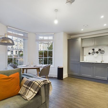 Ferienwohnung The Grove King Bed Wi-Fi Ev Charger Cheltenham Exterior foto