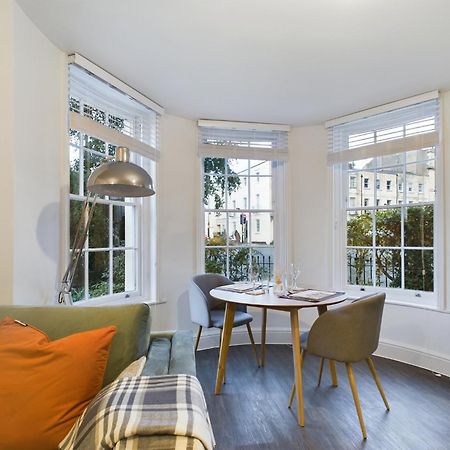 Ferienwohnung The Grove King Bed Wi-Fi Ev Charger Cheltenham Exterior foto