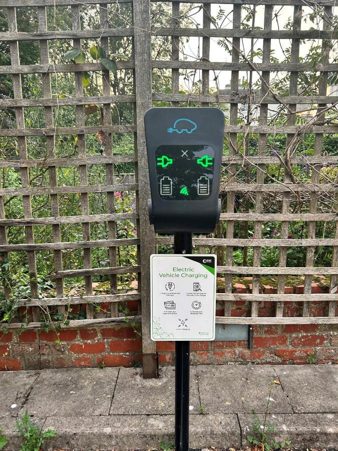 Ferienwohnung The Grove King Bed Wi-Fi Ev Charger Cheltenham Exterior foto