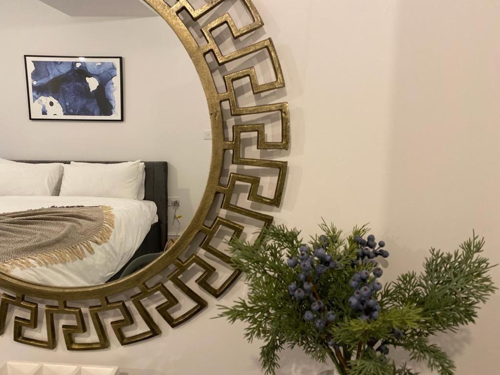 Ferienwohnung The Grove King Bed Wi-Fi Ev Charger Cheltenham Exterior foto
