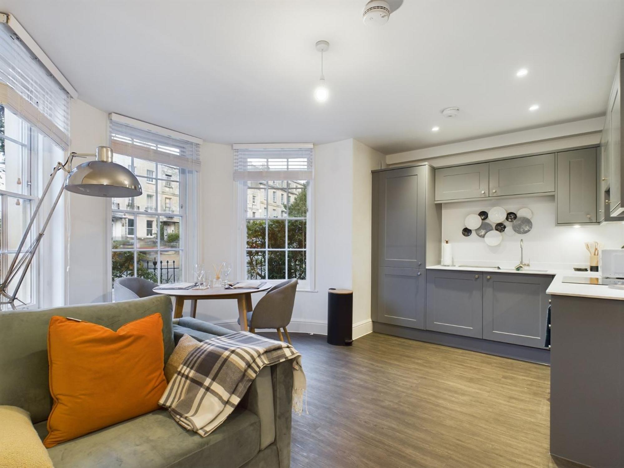 Ferienwohnung The Grove King Bed Wi-Fi Ev Charger Cheltenham Exterior foto